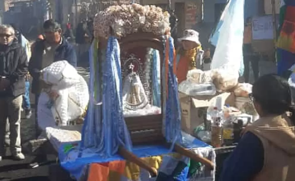 La imagen de la Virgen de Punta Corral recorrió los cortes de la Quebrada