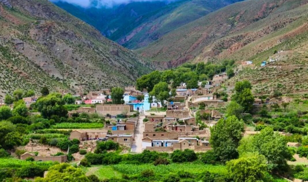 Caspala El pueblo oculto en un valle al que hasta hace poco se llegaba en mula y mantiene tradiciones ancestrales