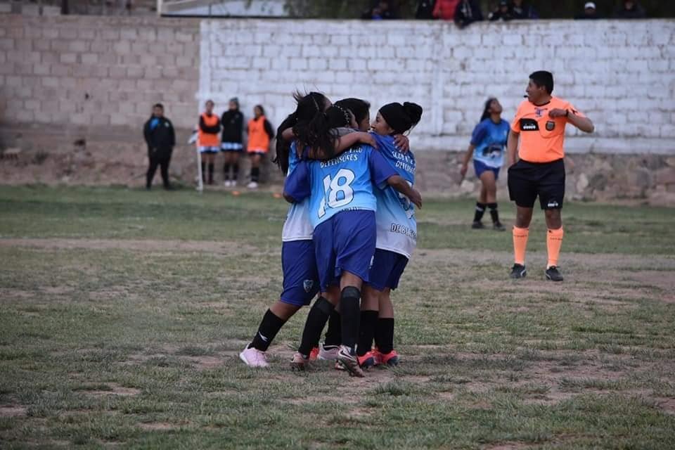 El jueves a las 16 juegan la semifinal femenina