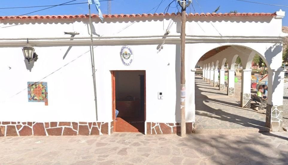 Maniató y amenazó con un arma blanca a su expareja