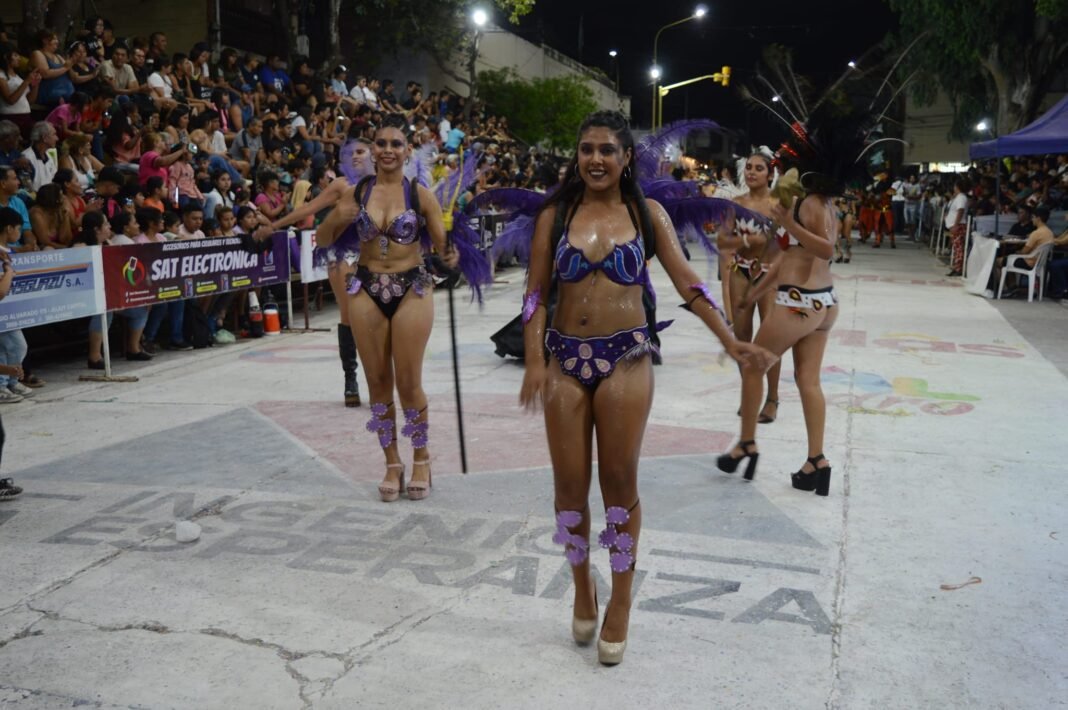 Esplendida noche de Corsos en San Pedro de Jujuy