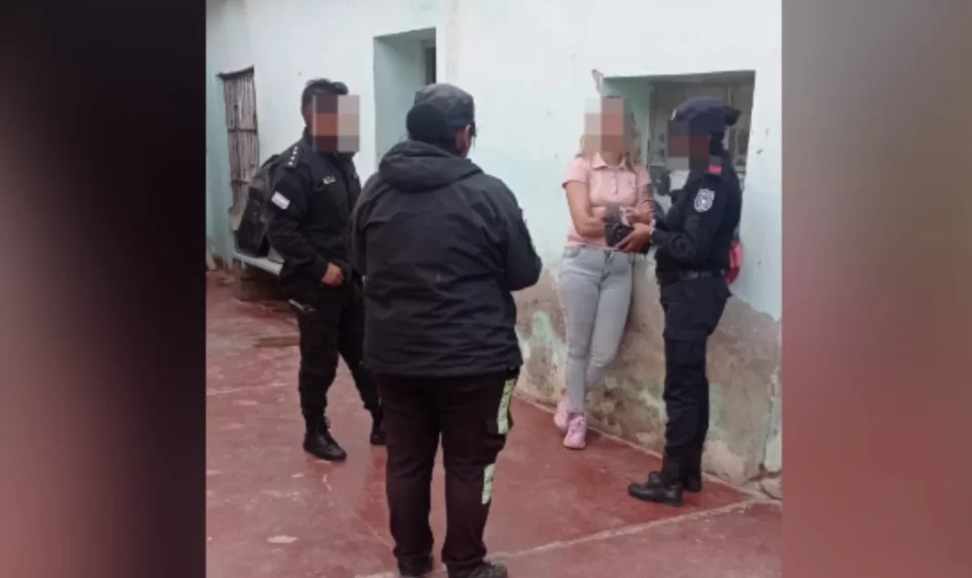 Detuvieron a dos tucumanas realizando compras con tarjetas robadas