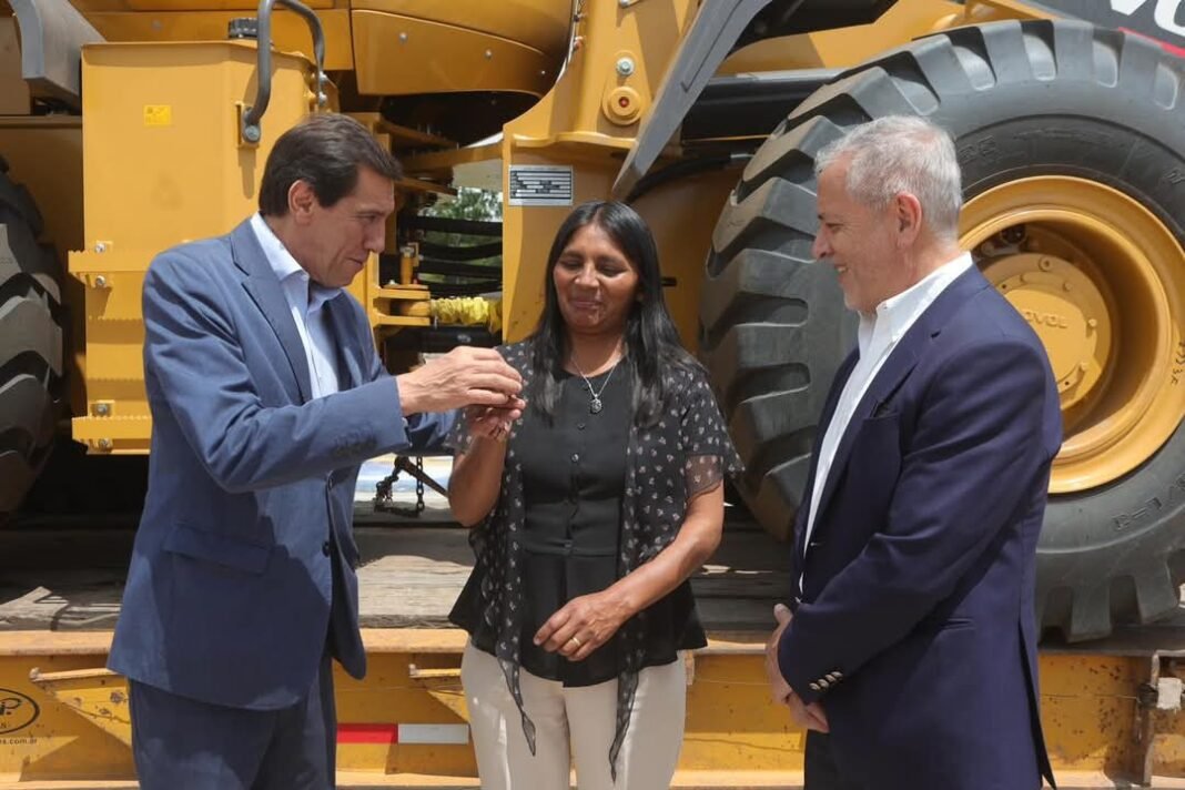 Gobernador dijo «Los fondos de las regalías mineras se ven en maquinarias» (video)