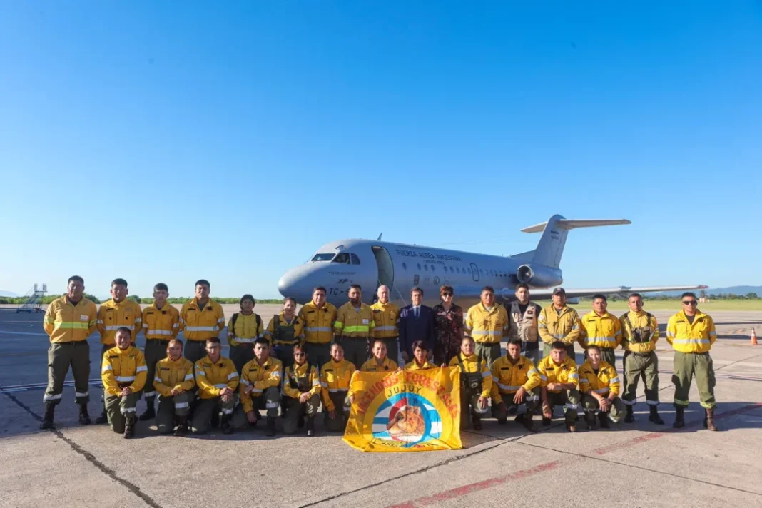 Brigadistas jujeños viajaron a Neuquén para ayudar a combatir el fuego