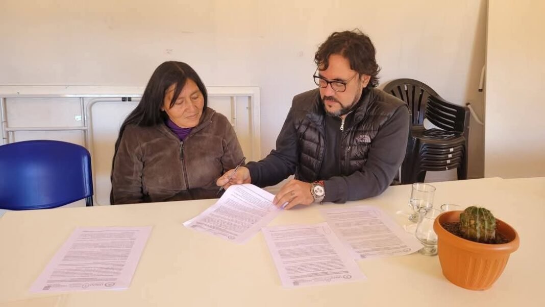 Facultad de humanidades y asociación red puna firman convenio