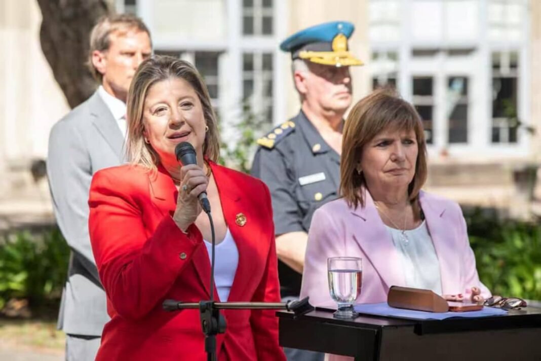 “El que no trabaja, no cobra” presos de Ezeiza ya confeccionaron cantidad de ropa (VIDEO)