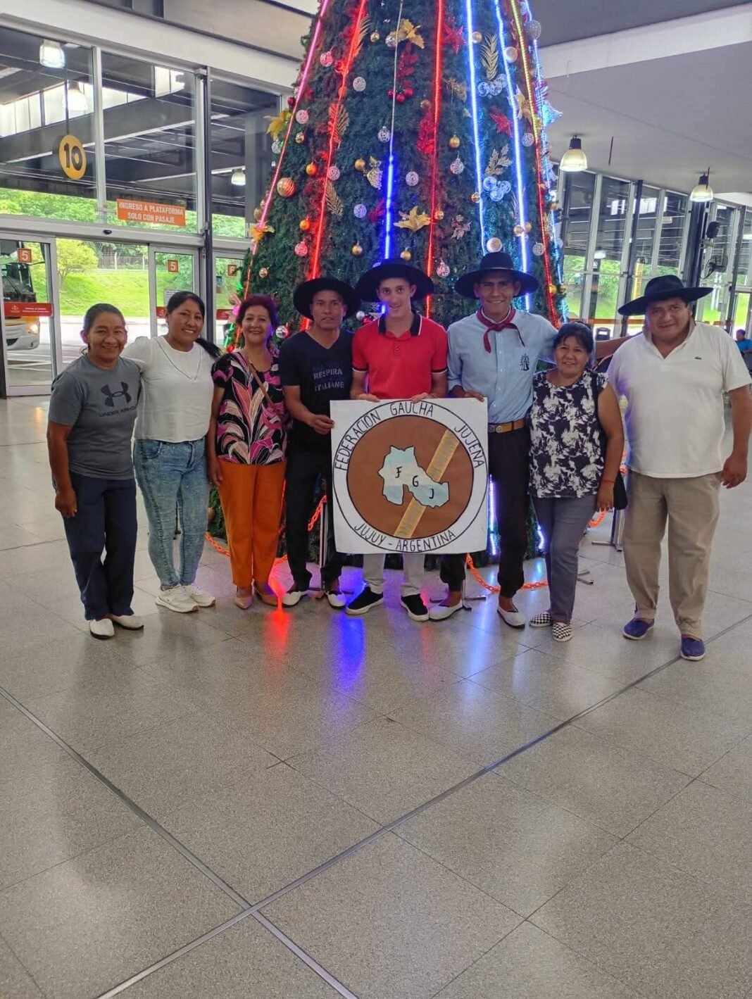 Orgullo Jujeño: Parte la delegación de jinetes hacia el Festival de Jesús María 2026