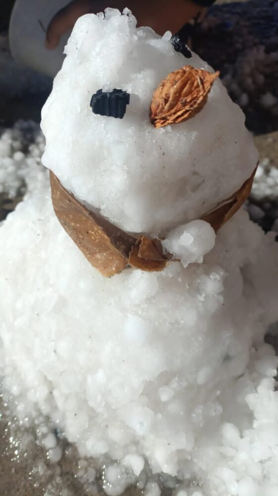 Abra Pampa bajo el hielo: Un temporal histórico tiñó de blanco la Capital de la Puna (VIDEO)
