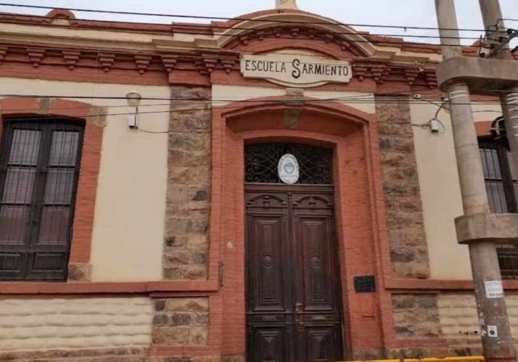 La deuda educativa en la Quebrada: entre el abandono edilicio y el reclamo desesperado de los padres en Tilcara